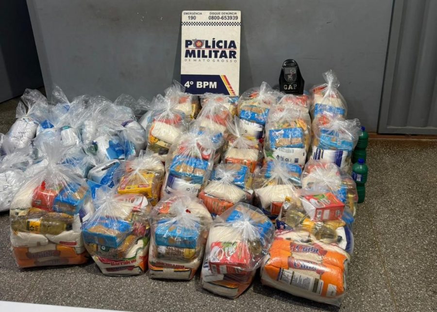PM prende mulher e apreende 45 sacolões com alimentos e produtos de limpeza de facção criminosa