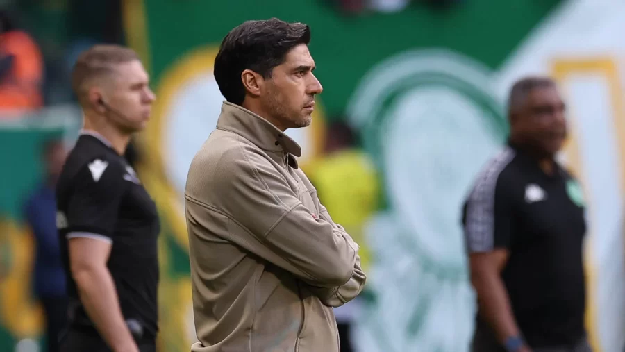 Abel defende jovem da base e critica CBF após vitória do Palmeiras: “Jogo nunca poderia ter existido”