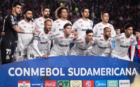 Com duelos decisivos nas Copas, Santos terá nove jogos em maio; veja agenda