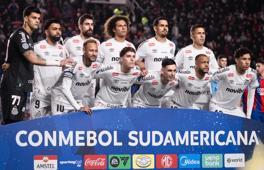 Com duelos decisivos nas Copas, Santos terá nove jogos em maio; veja agenda