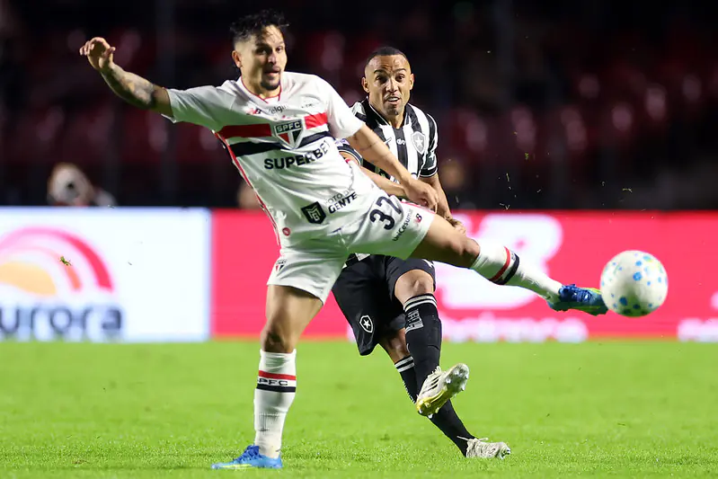 São Paulo cede empate ao Botafogo pelo Brasileiro e vê jejum aumentar