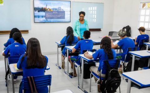Prazo de posse para professores convocados em concurso começou nesta segunda-feira (4)