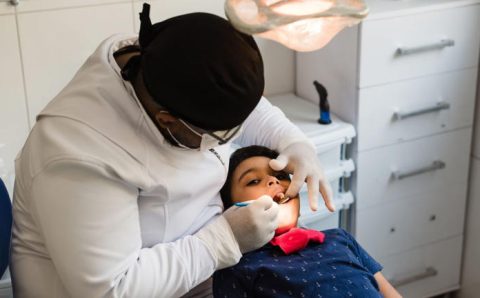 Cuidado bucal: bactérias da boca podem causar graves doenças no corpo