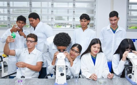 Governo alcança meta de 10,1 mil alunos matriculados em cursos técnicos integrados ao ensino médio em MT