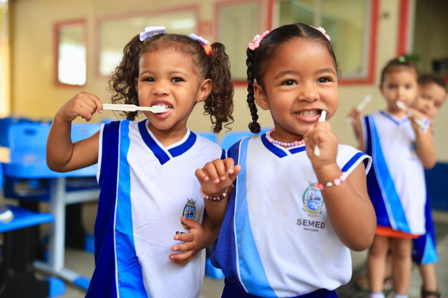 Prefeitura realiza ações de saúde bucal nas escolas e reforça importância do cuidado preventivo
