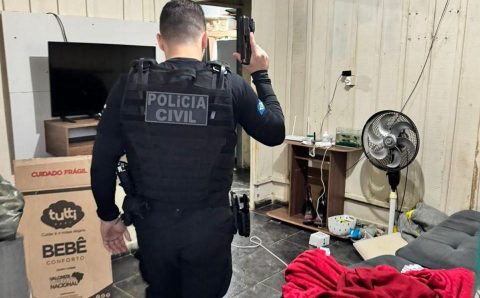 Polícia Civil cumpre mandados contra faccionados envolvidos em homicídio em Comodoro