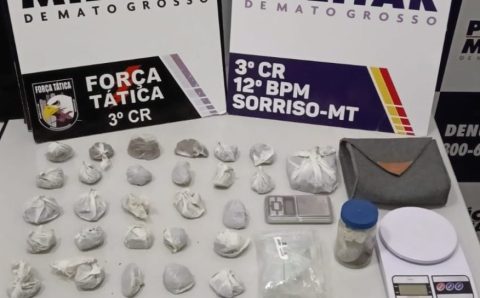 Adolescente e homem são detidos com porções de maconha pela PM