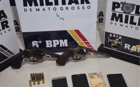 Dois faccionados são detidos pela PM com armas após perseguição