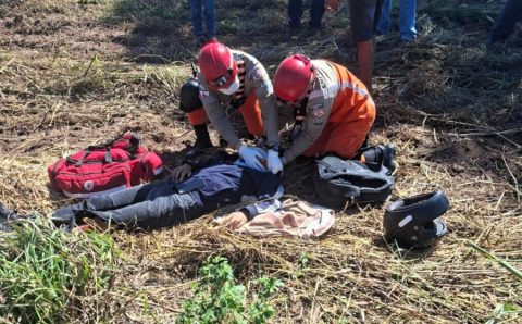 Corpo de Bombeiros atua em dois acidentes envolvendo motociclistas 