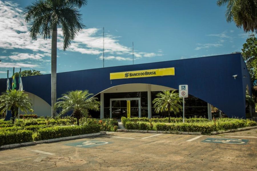 Governo de MT paga salários dos servidores nesta sexta-feira (29)