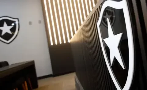 FUTEBOL:   Crise entre SAF e Botafogo ganha mais uma frente jurídica ao chegar no STJ e trava decisões