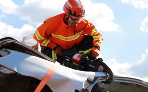 Corpo de Bombeiros socorre vítimas após acidente na Estrada da Guia