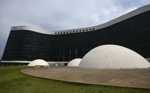 IA pode gerar mais fake news nas eleições, alertam especialista
