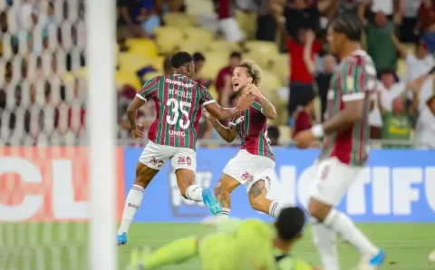Fluminense avança e Corinthians perde na Libertadores