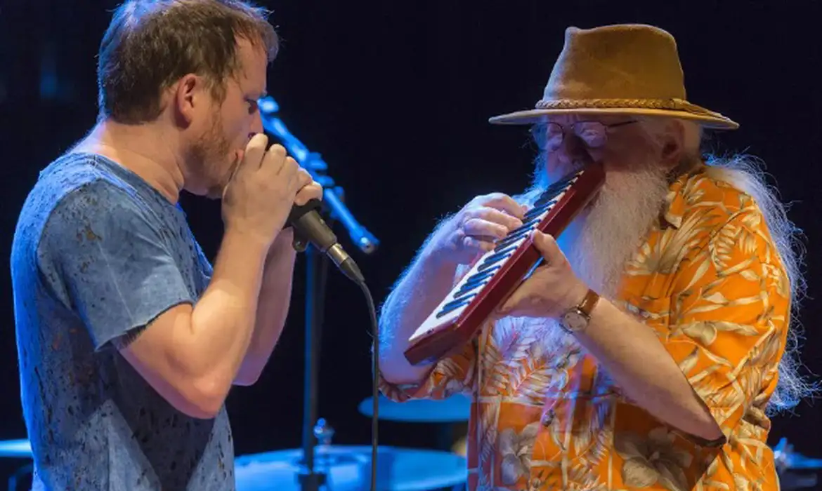 Álbum reúne releituras de Hermeto Pascoal e inéditas em sua homenagem