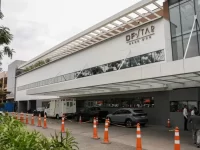 Bolsonaro é internado para cirurgia no ombro em Brasília