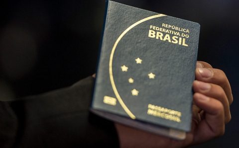 Volta ao Senado isenção da taxa de passaporte de estudante de baixa renda