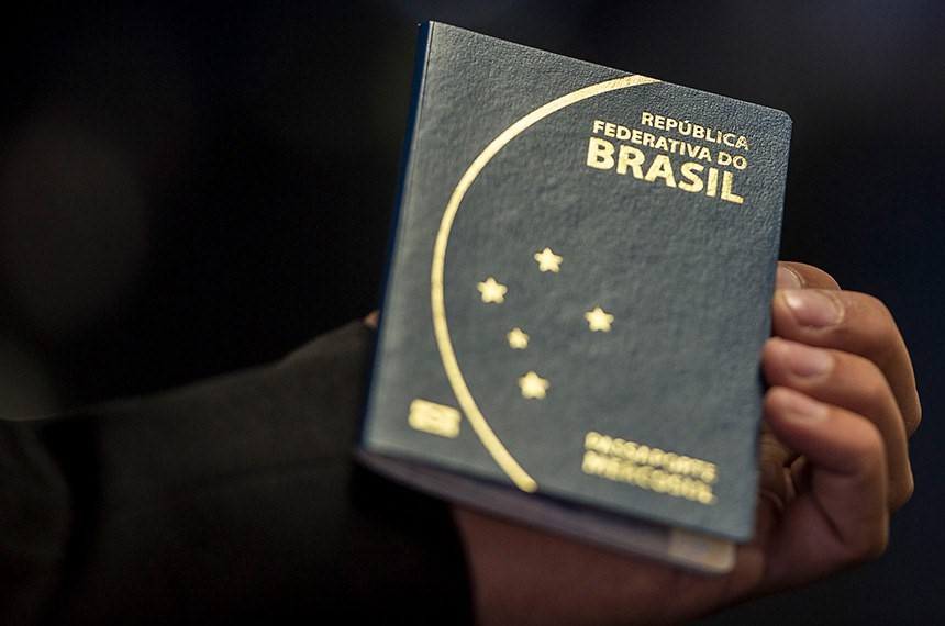 Volta ao Senado isenção da taxa de passaporte de estudante de baixa renda