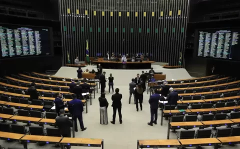 Minirreforma eleitoral reduz controle de gastos partidários; entenda