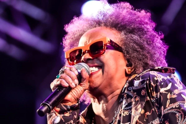 EVENTO MUSICAL:  Sandra Sá fará show gratuito em Salvador; veja data e local