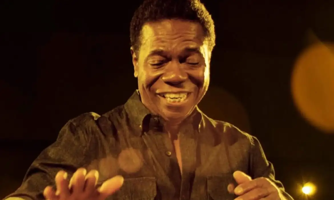 Percussionista Paulinho da Costa entra para Calçada da Fama