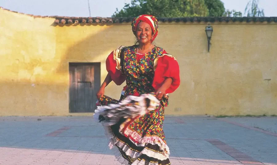 Totó La Momposina, ícone da cultura colombiana, morre aos 85 anos