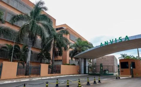 Anvisa aprova medicamento contra forma grave de câncer na bexiga