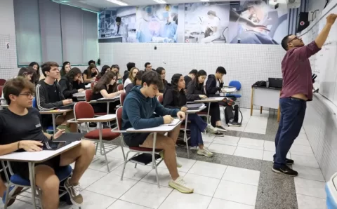 Instituições de ensino têm até 15 de junho para aderir ao Fies