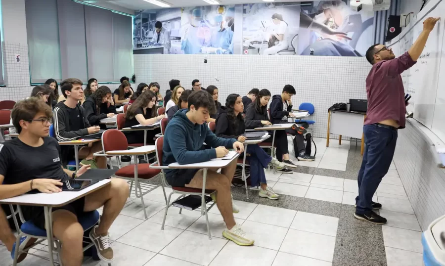 Instituições de ensino têm até 15 de junho para aderir ao Fies