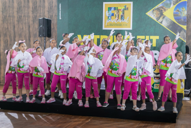 Siminina encanta público com coral em Libras na FIT Pantanal 2026