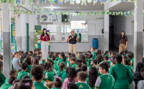 Com cães policiais e atividades lúdicas, Educa Pet conscientiza estudantes sobre proteção animal