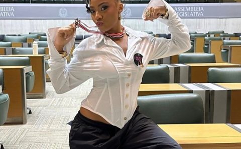 IDENTIDADE CULTURAL:   Ajulliacosta é homenageada por contribuição à cultura hip-hop e periferias