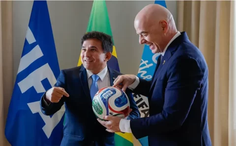 Ministro do Esporte entrega marco regulatório da Copa Feminina à Fifa