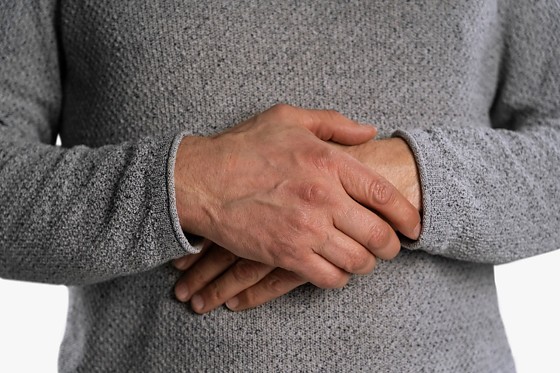 MT:  EXISTE DIFERENÇA:   Diarreia recorrente e sangue nas fezes podem indicar doenças inflamatórias intestinais que merecem investigação