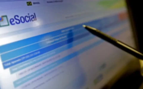 Abono salarial: prazo para enviar dados ao eSocial termina dia 20