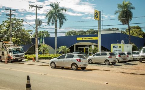 Governo de Mato Grosso paga salários dos servidores nesta segunda-feira (29)