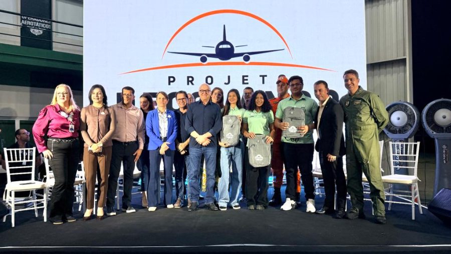 Sonho de pilotar avião começa a virar caminho profissional para estudantes da Rede Estadual