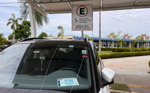 Detran emite mais de 3 mil credenciais de estacionamento para pessoas com autismo