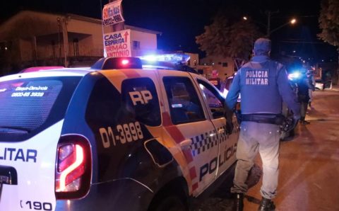 Polícia Militar prende homem suspeito de violência doméstica em Juína