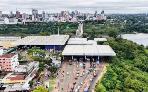Brasil assina acordo que prevê perseguição policial além de fronteiras