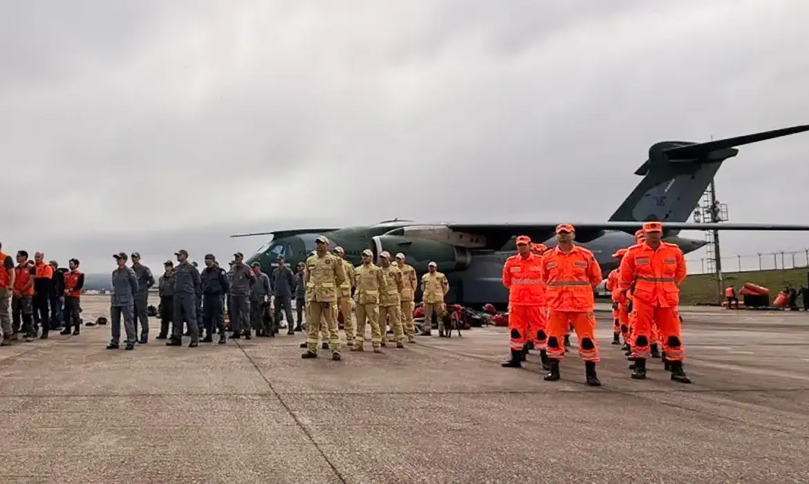 Brasil envia mais um avião de ajuda humanitária para Venezuela