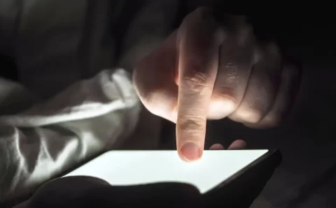 Bolhas digitais criadas por algoritmos facilitam polarização na web