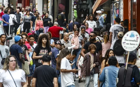 Salários diminuem pobreza em 22 regiões metropolitanas