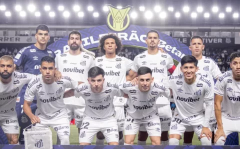 Ameaçado no Brasileiro e vivo nas Copas: veja como Santos fecha o semestre