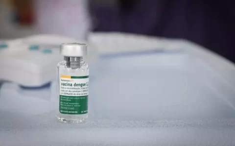 Butantan mantém estudo sobre vacina da dengue em idosos