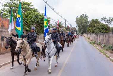 Prefeito prestigia Desfile das Comitivas e reforça valorização das tradições na abertura da 58ª Expoagro