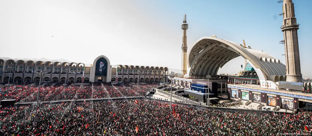 Novo aiatolá não comparece ao funeral de Khamenei no Irã