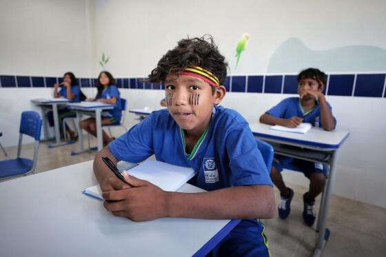 AMBIENTE MAIS SAUDÁVEL:  Um ano após restrição aos celulares, escolas relatam melhora na aprendizagem e redução do cyberbullying
